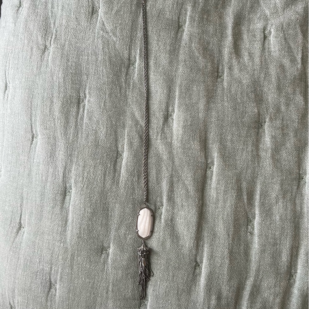 Kendra Scott Rayne Necklace - silver with ivory pearl stone